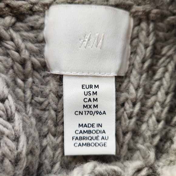 H&M Cable Knit Roll Neck Cropped Sweater - Picture 4 of 4